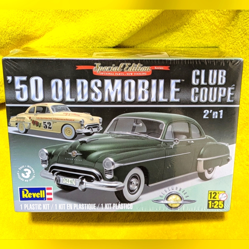 NIB SPECIAL EDITION | Revell '50 Oldsmobile Club Coupe 1:25 Scale  SEALED Kit